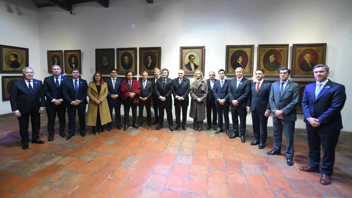 Milei acelera las reformas económicas y deja en pausa el cambio electoral 