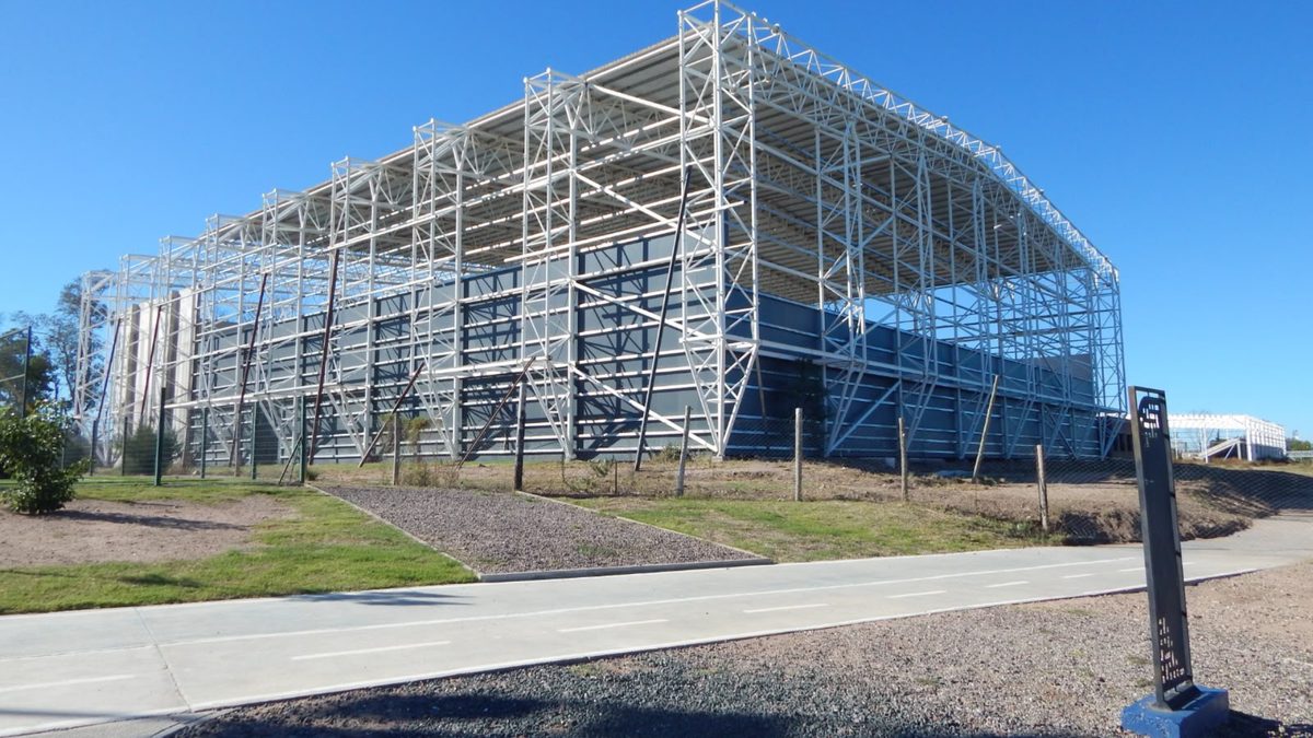 Poggi retomó una obra frenada por...Poggi